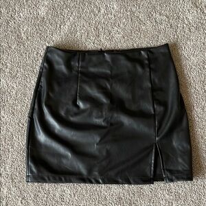 SHEIN Black Pencil Mini Skirt with Slit Sz M